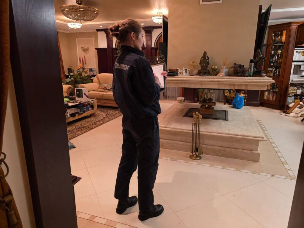 В Воложинском районе у пенсионера похитили 180 000 долларов