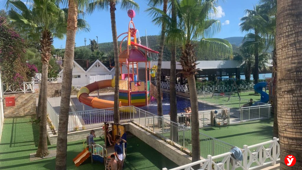 Семья из Крупок в Турции