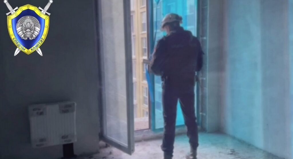 В Минске рабочий упал с пятого этажа и скончался в машине скорой
