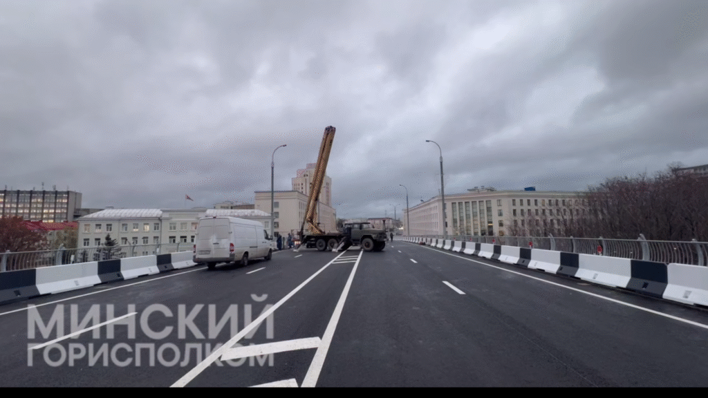 Мост на Независимости откроют досрочно — названа дата