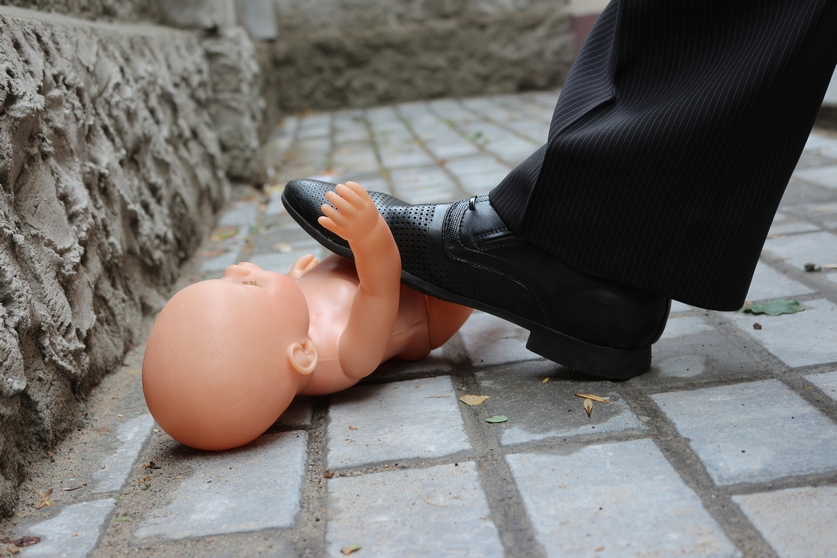 Спустя 19 лет: минчанина осудили за многолетнее насилие над ребёнком