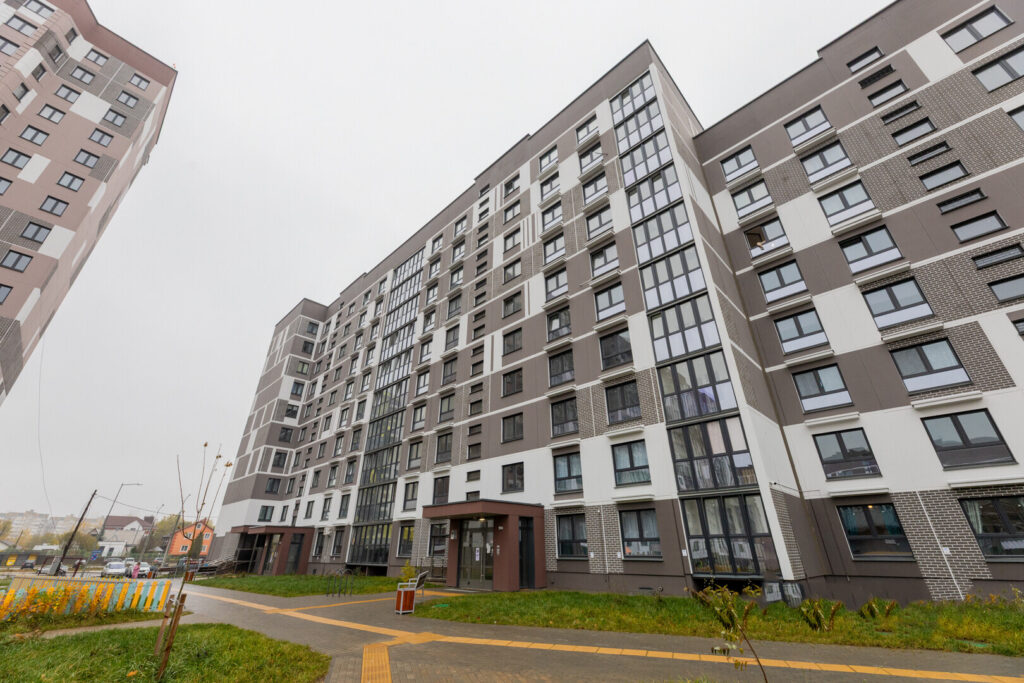 В новом столичном квартале продают квартиру с базовой отделкой. Стоит недорого