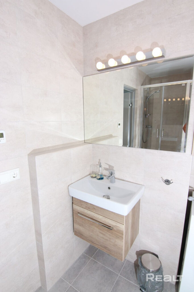 однушка ул. Алибегова, 28 на 14 этаже