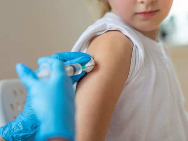 В Беларуси против ВПЧ бесплатно вакцинируют только девочек 11 лет — зачем это нужно