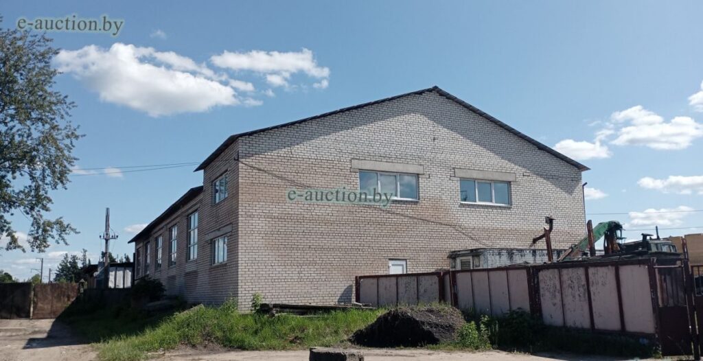 Закрытую автостоянку продают в Борисове за 386 тысяч рублей