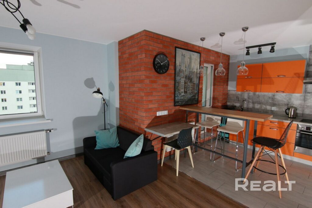 однушка ул. Алибегова, 28 на 14 этаже