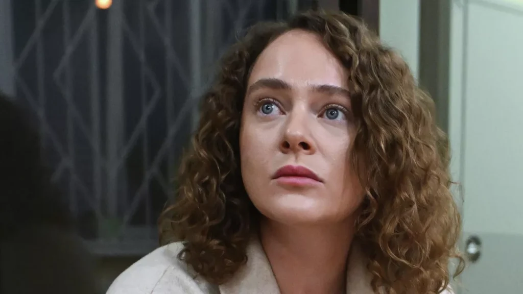 Суд приговорил актрису Аглаю Тарасову к трем годам условно