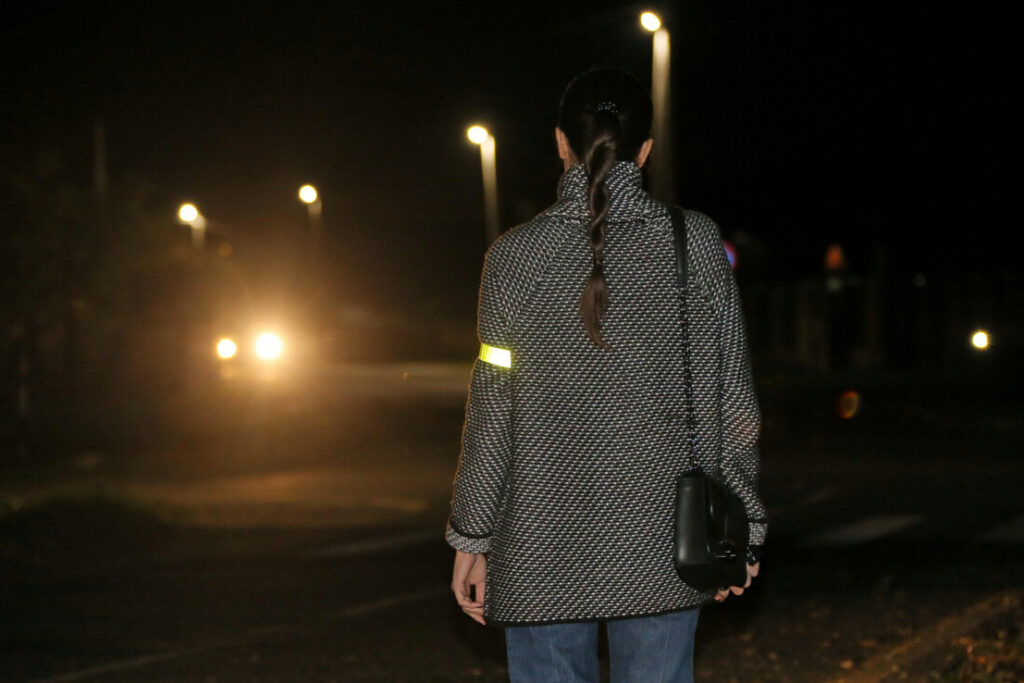 Сколько фликеров должно быть на пешеходе, рассказали в ГАИ