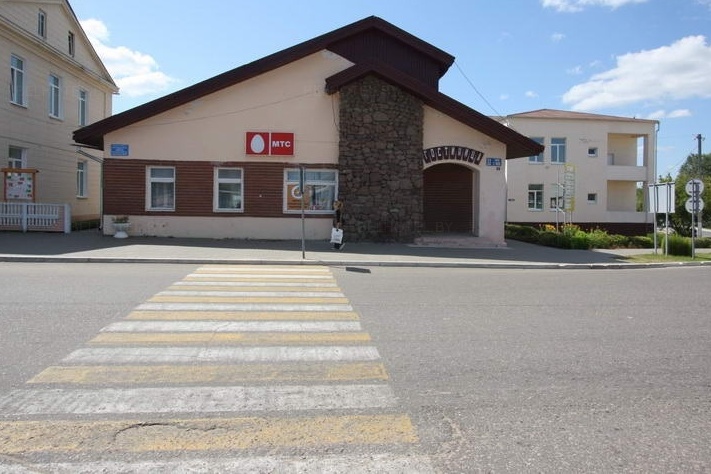 В Ивенце выставляют на торги здание гостиницы — начальная цена снижена вдвое