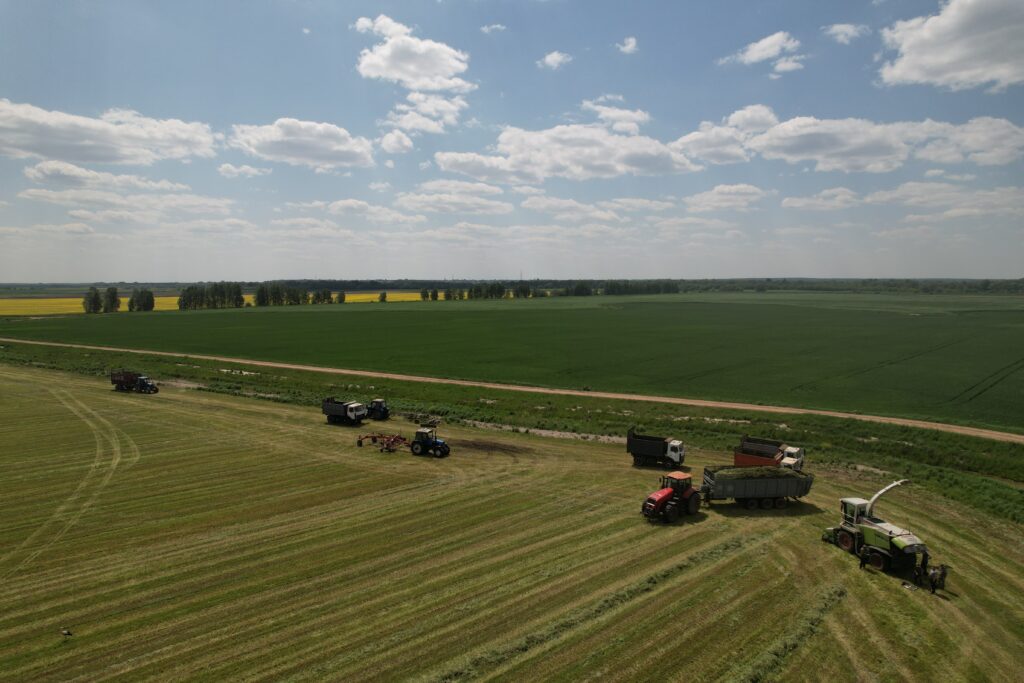Комбайны у границы, технологии в деле: как «Дубравушка-Агро» растит урожай будущего