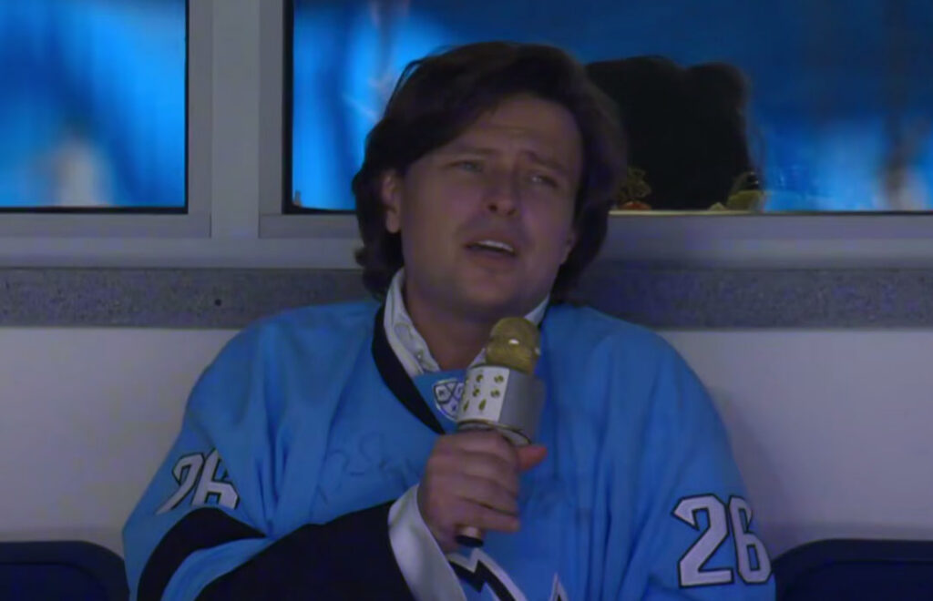 Прохор Шаляпин устроил караоке на «Минск-Арене»: певец спел с болельщиками хит «Я — это ты»