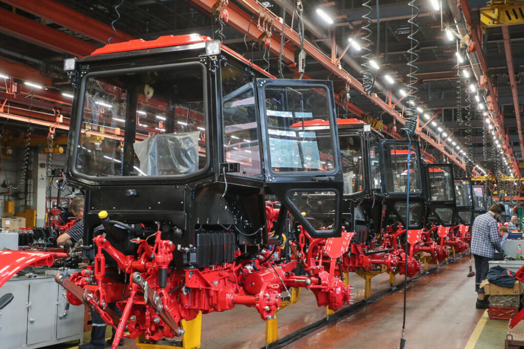 Лукашенко заявил, что «на дурницу» предприятия денег не получат