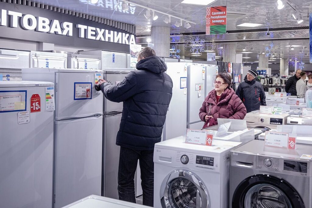 Простые вопросы о ВНС и программе соцэкономразвития Беларуси разобрал политолог