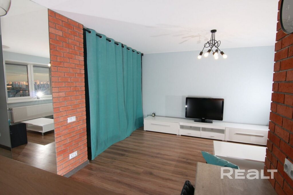 однушка ул. Алибегова, 28 на 14 этаже