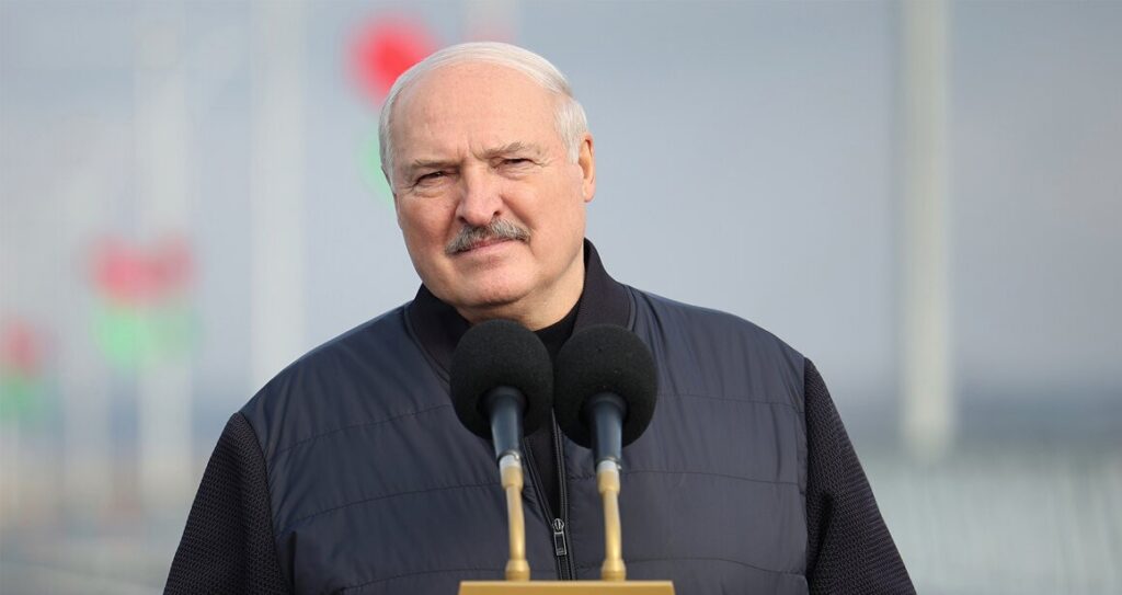 Лукашенко пригласил народ Латвии в Беларусь