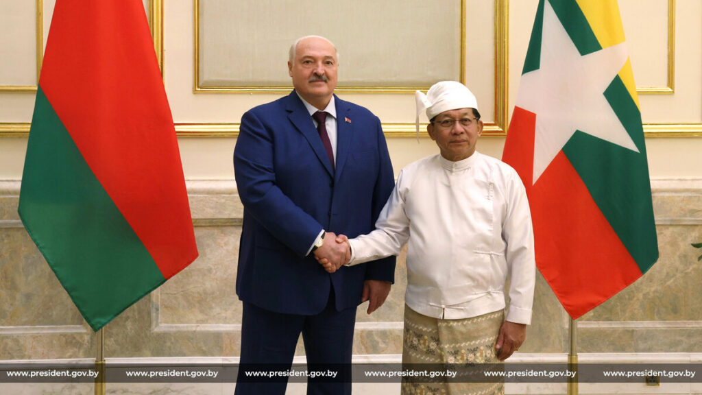 Западный мир рушится, а Беларусь цветёт: Азарёнок рассказал, что показывают события в Мьянме