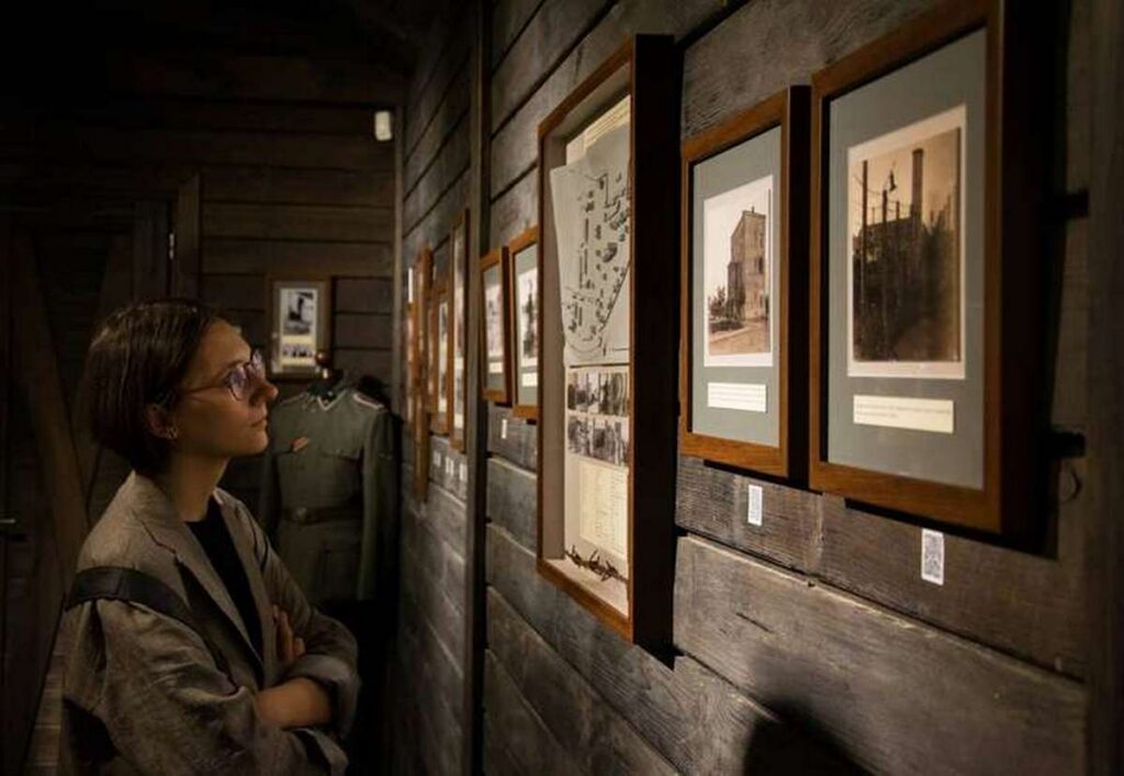 В Польше потребовали отменить аукцион предметов Холокоста в Германии