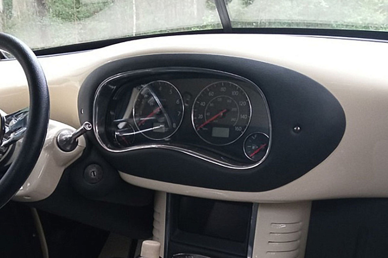 Уникальный кастомный Ford заметили на улицах Солигорска — на создание авто ушло 3,5 года