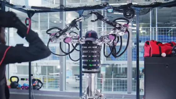 Роботы-бейсболисты научились предсказывать полет мяча