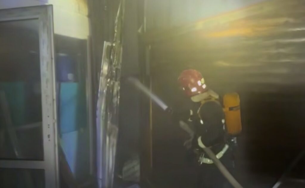 На строительном рынке в Минском районе произошел пожар