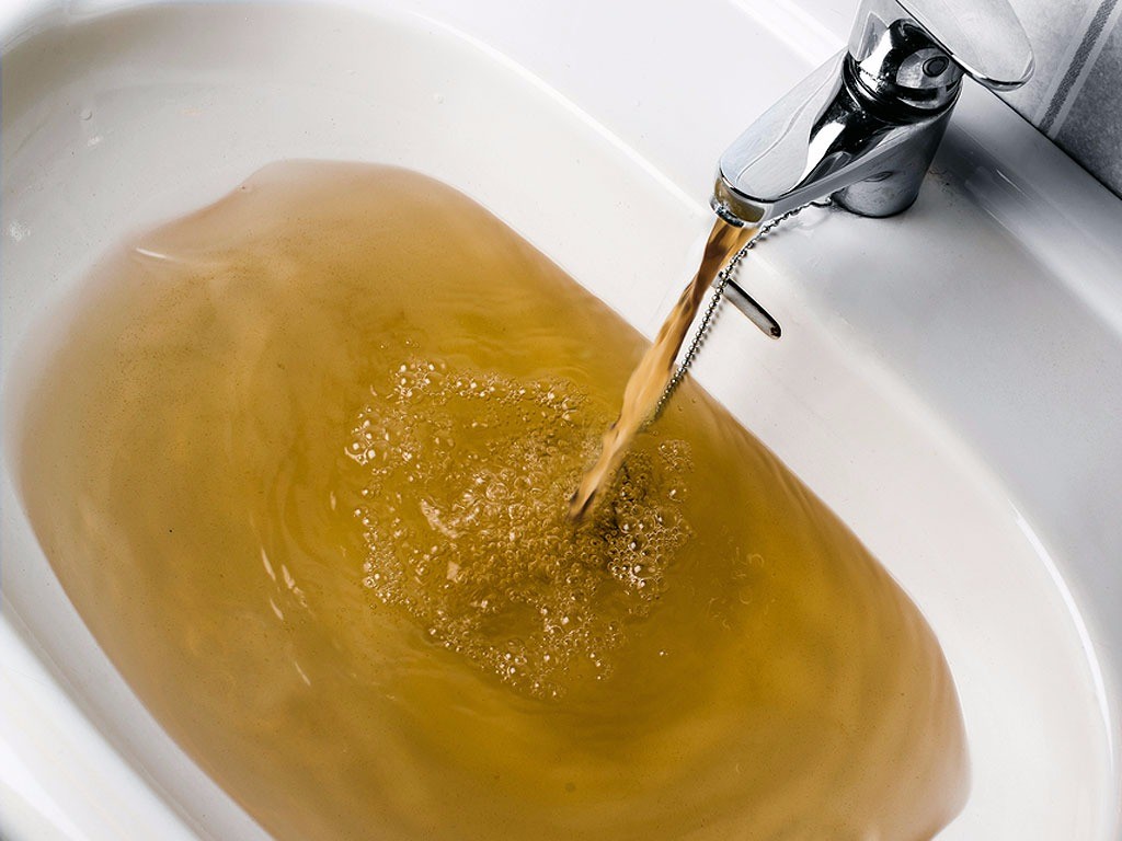 Коммунальные службы Слуцка повторно промоют систему водоснабжения на Пионерской