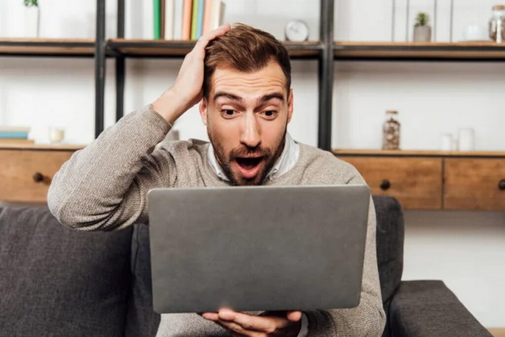 Белорус прогулял работу 392 раза за 1,5 года: суд вынес решение