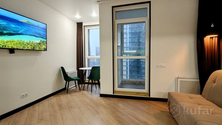 $82 тысячи за 28 метров: студия, где спят на кухне, возмутила соцсети ценником