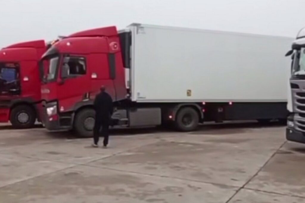 Беларусь приостановила пропуск грузовиков через пункты «Мядининкай» и «Шальничинкай»