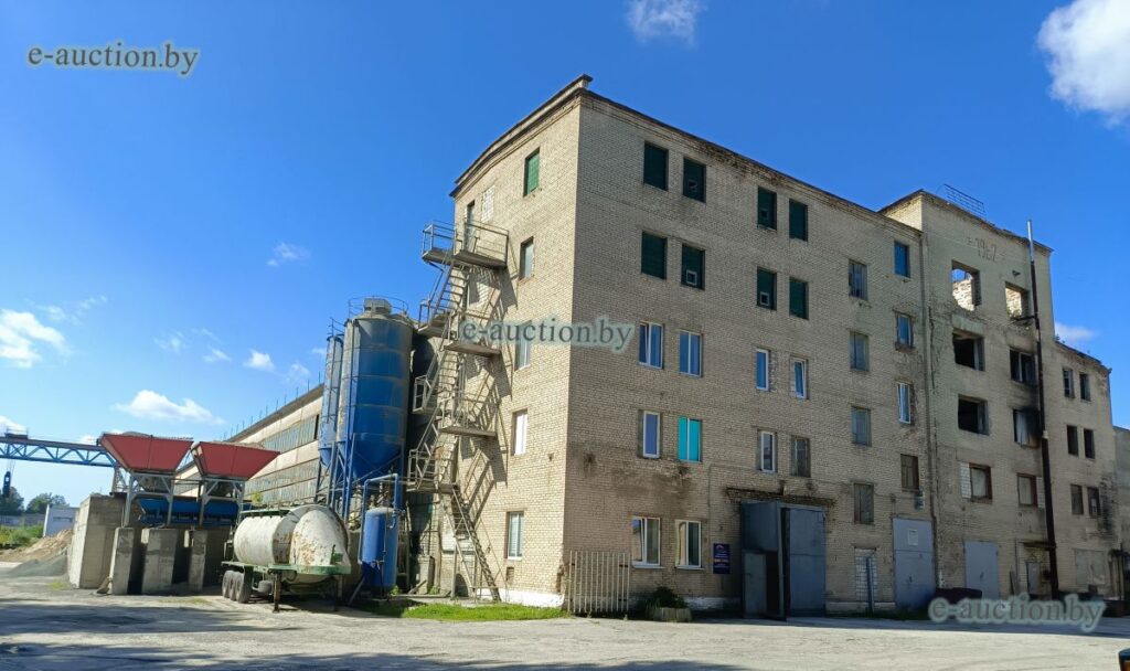 В Бобруйске на аукцион выставили крупный завод: имущество продают за долги застройщика