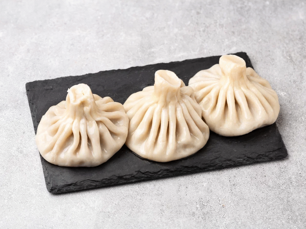 От хинкали до чизкейка: исследуем белую палитру на кухне