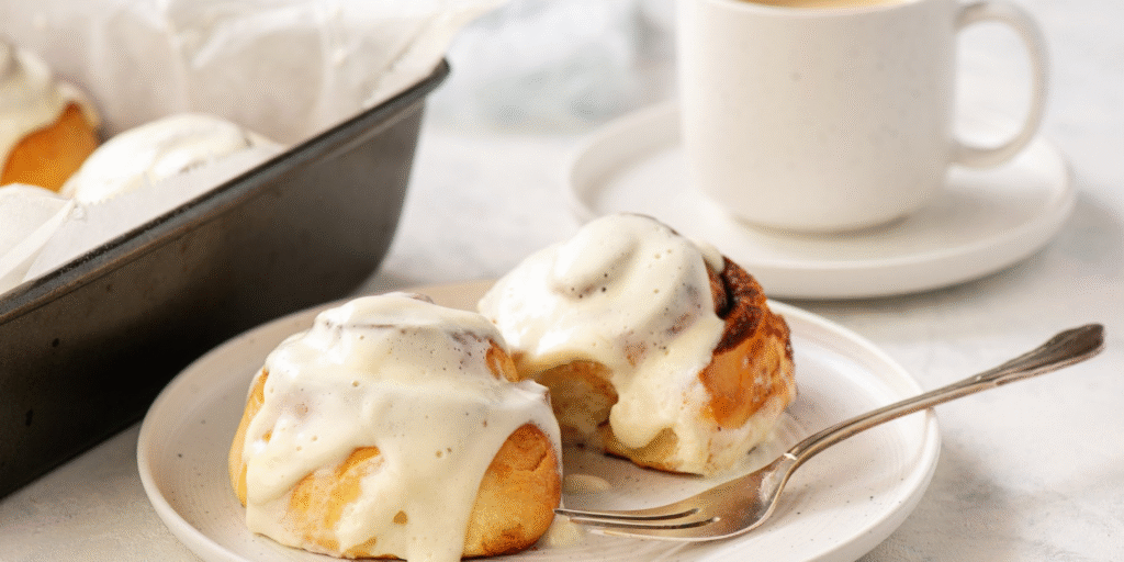 Трюфели, синнабоны и теплый коктейль: три нежных рецепта в белых тонах