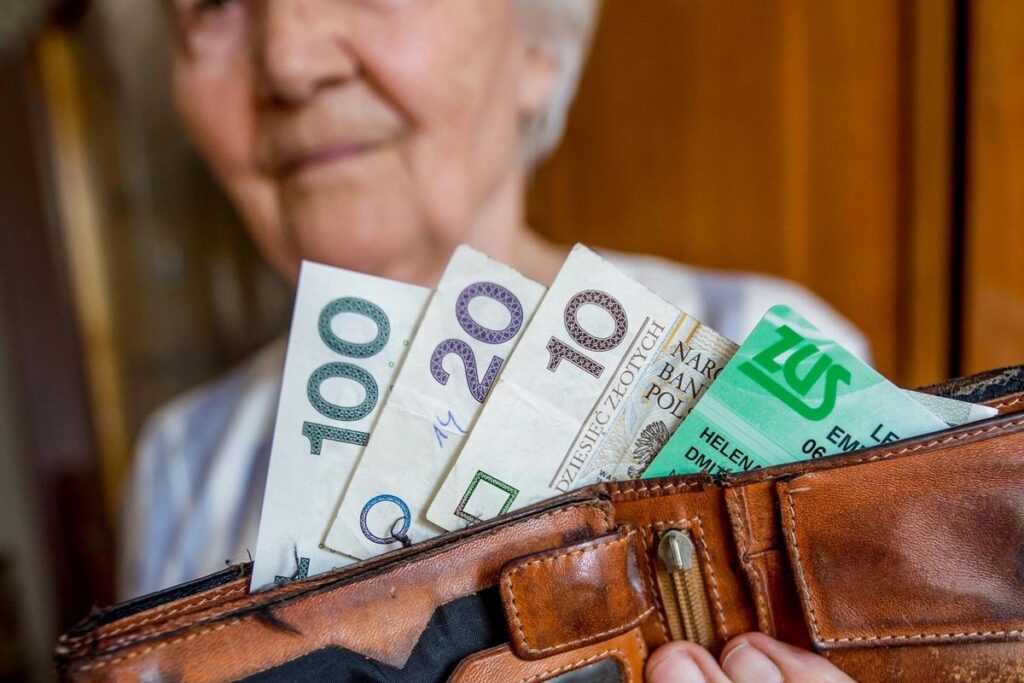 Польша столкнулась с кризисом в пенсионной системе