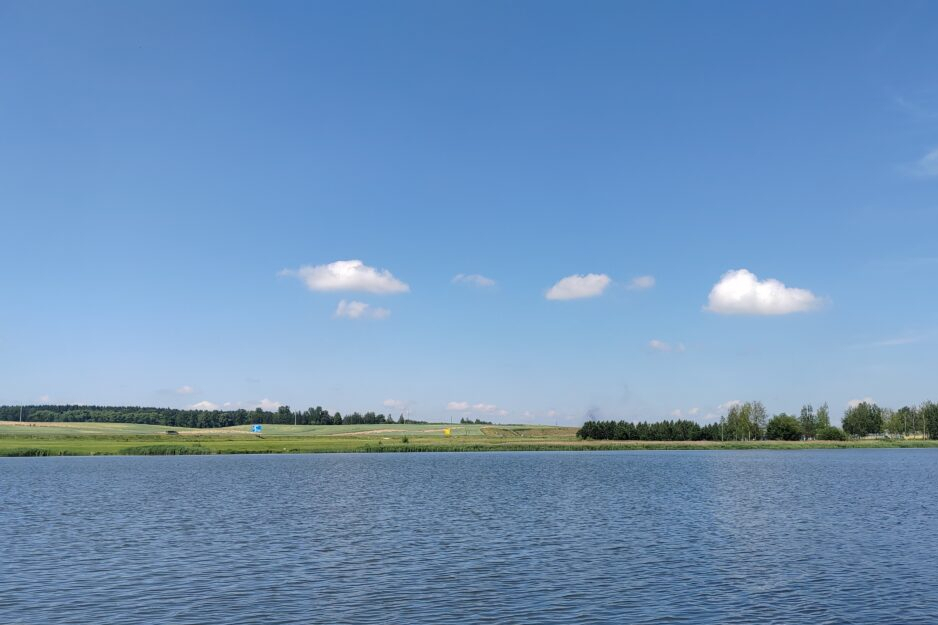 Пена на воде, а не катастрофа: эксперты развенчали мифы о Смолевичском водохранилище