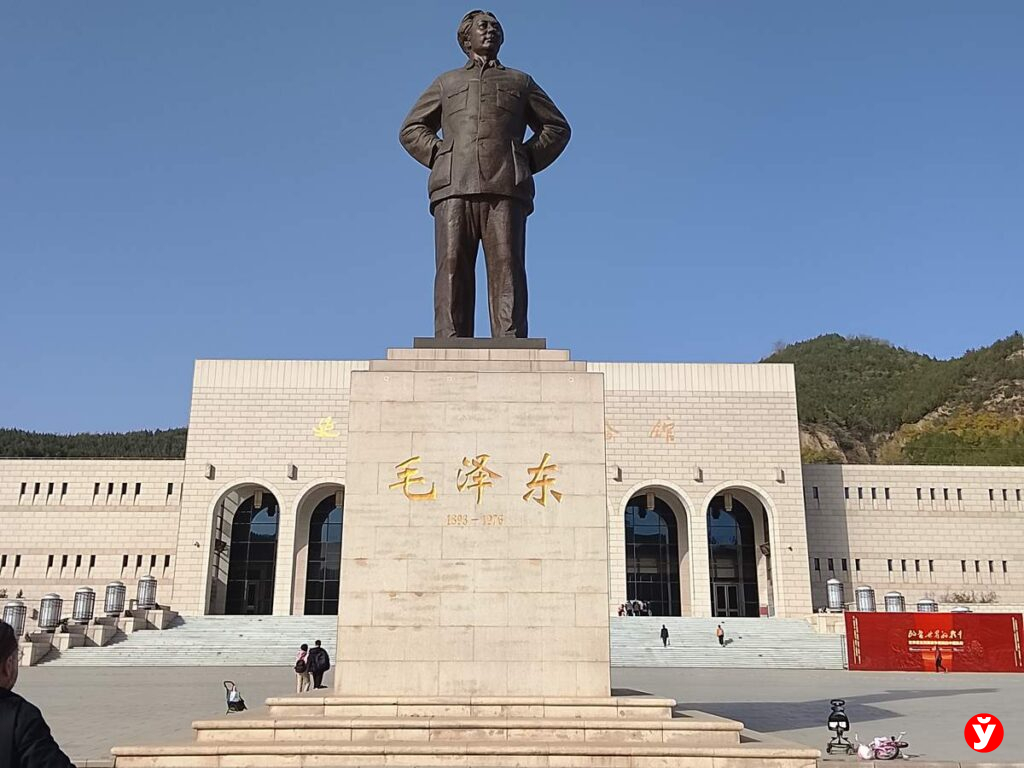 Затянуть пояс, закрыть путь: что происходит между КНР и США