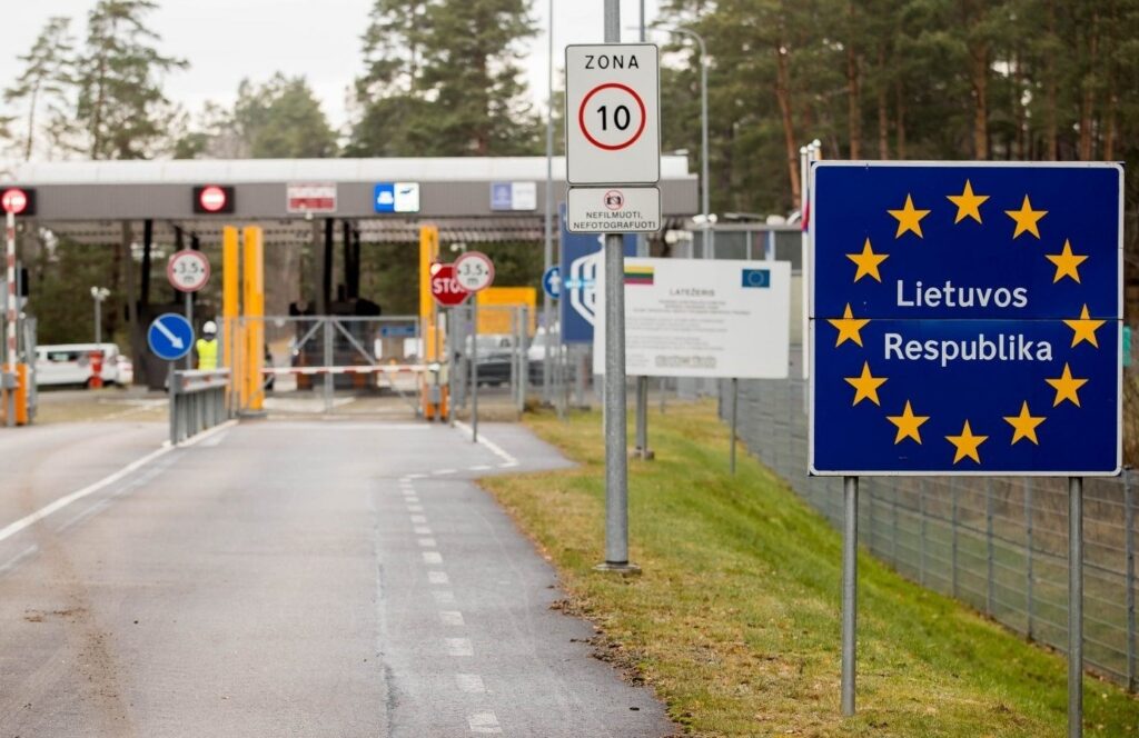 Президент поручил начать переговоры с Литвой о возобновлении работы пунктов пропуска