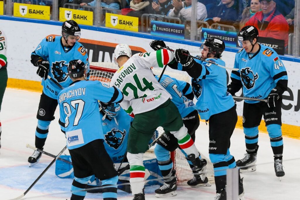 Минское «Динамо» трижды уступало по ходу матча «Ак Барсу» и добилось победы