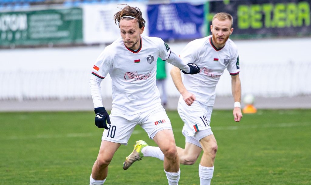 «Арсенал» проиграл минскому «Динамо» и сохранил для чемпионата золотую интригу