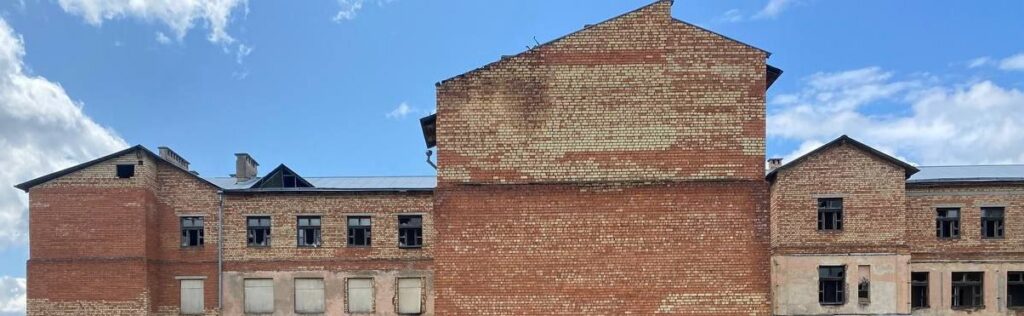 В Борисове продают недостроенную школу — что по цене?