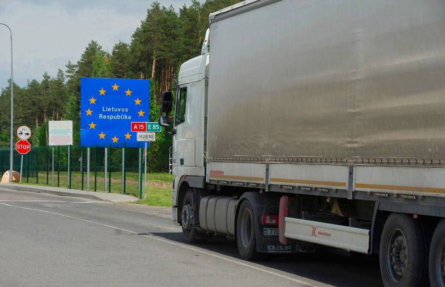 Открыть границу и закрыть рот — в хитросплетениях «литовского сериала» разбирался политолог