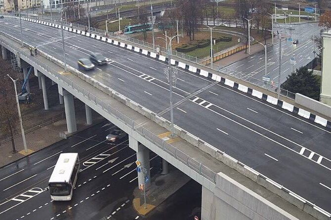 Испытали девятью МАЗами: в Минске открыли обновленный путепровод
