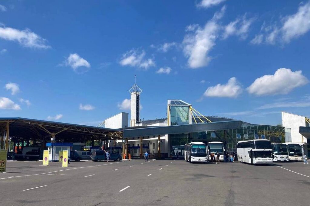 Очередь на выезд в Польшу через пункт «Брест» выросла в шесть раз за неделю