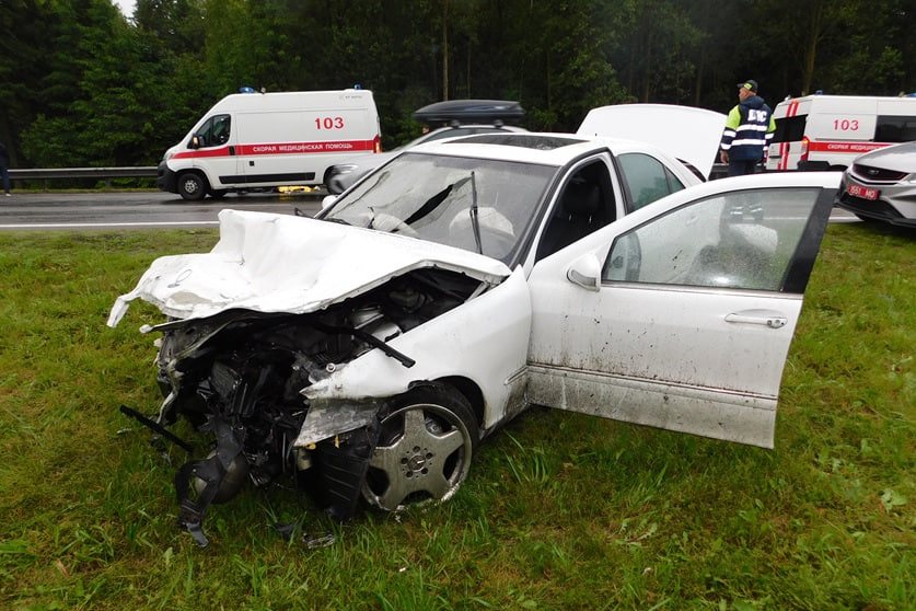 Пьяный водитель на скорости 182 км/ч устроил смертельное ДТП под Минском — погибла семья из России