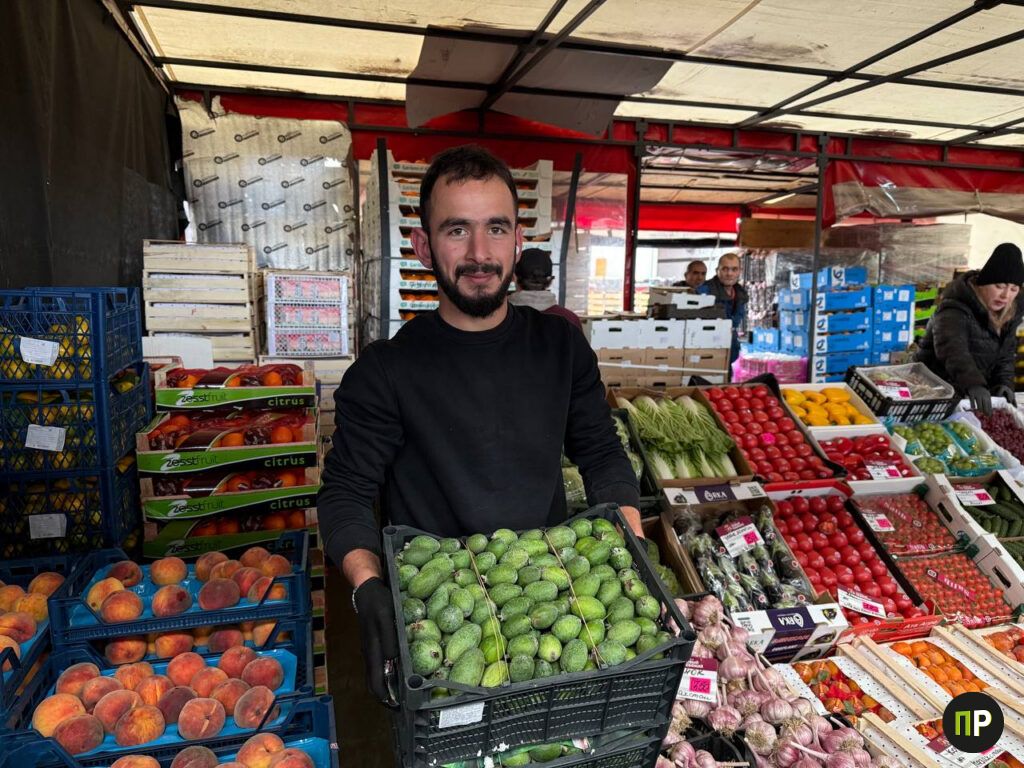 Стоит ли ехать за покупками на рынок «Новый Лебяжий» — проверяем осенние цены и ассортимент