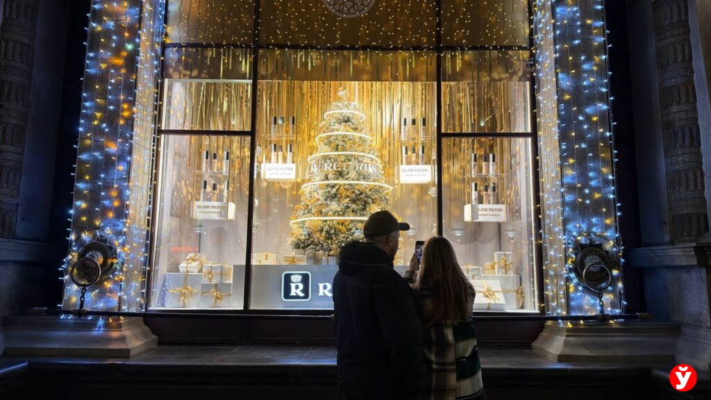 Забудьте про фото у ёлок — нашли атмосферные локации для вечерних снимков в Минске