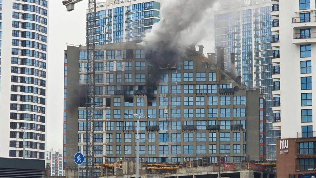 Сильное задымление в «Минск-Мире» — на месте работают спасатели