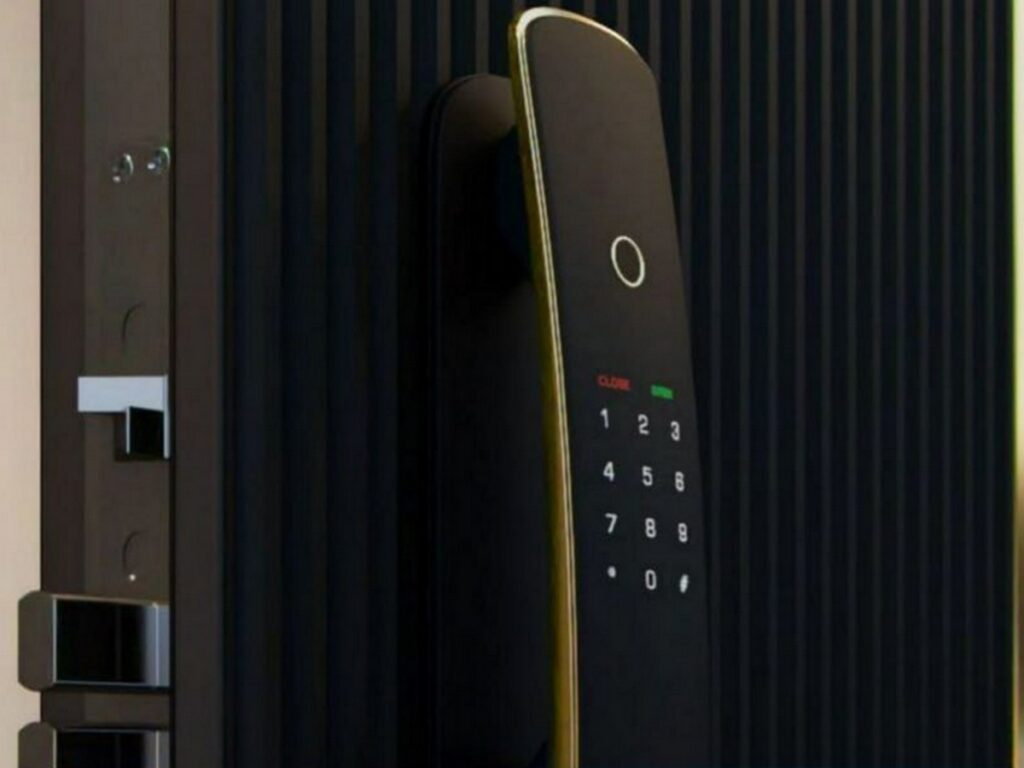 В Минске стажер украл электронный замок со склада и продал его знакомому