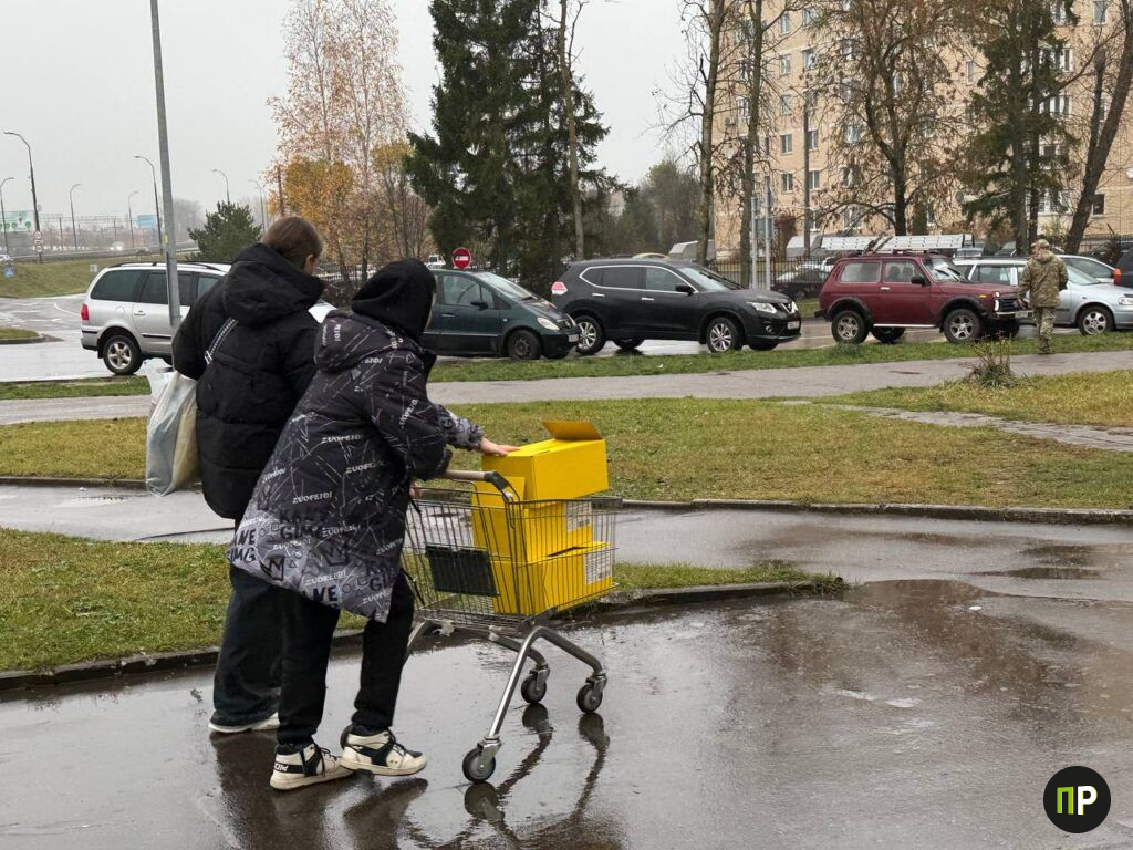 Почему здесь все ходят с тележками? Заглянули в самый бюджетный магазин под Минском