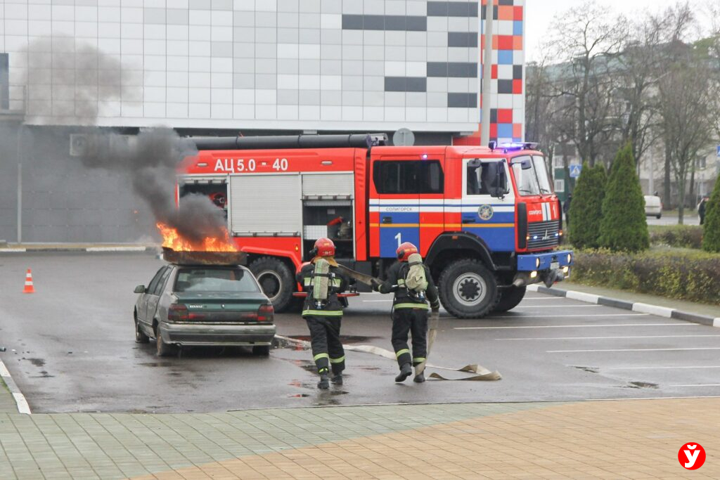 Выстрелы, дроны и горящий автомобиль: как прошли масштабные учения в Солигорске