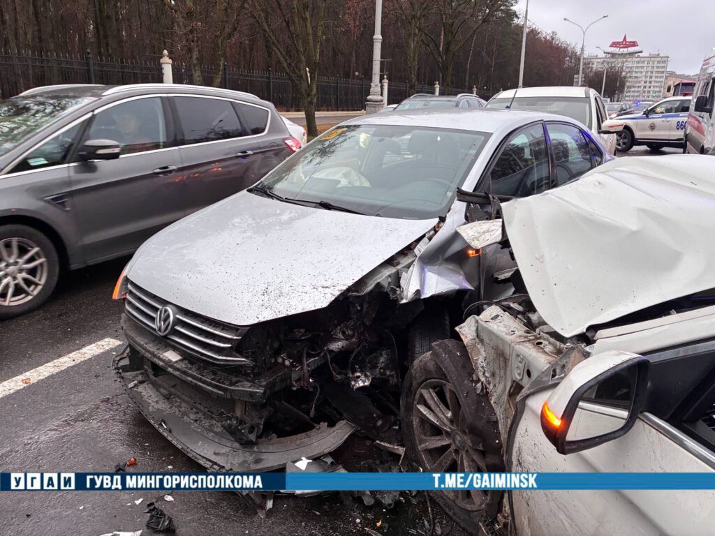 Массовое ДТП на столичном проспекте Независимости — столкнулись 9 авто