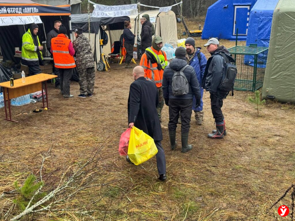 «Приснился сон, что он где-то рядом»: что говорят люди на поисках подростка в Березинском районе